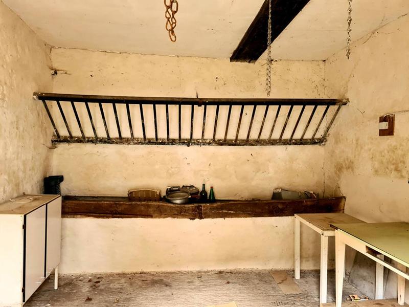 Grange - 300 m² - 2 pièces