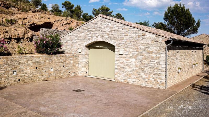 Demeure - 413 m² - 14 pièces