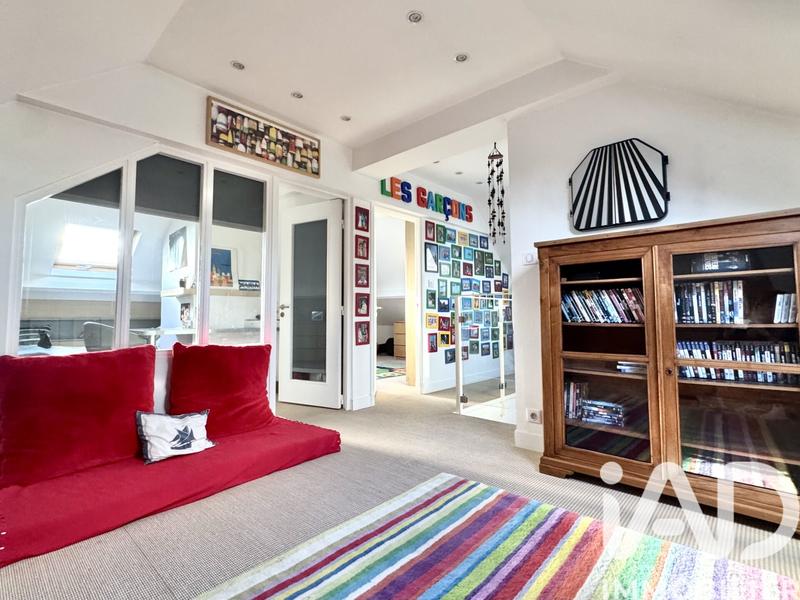 Maison - 232 m² - 8 pièces