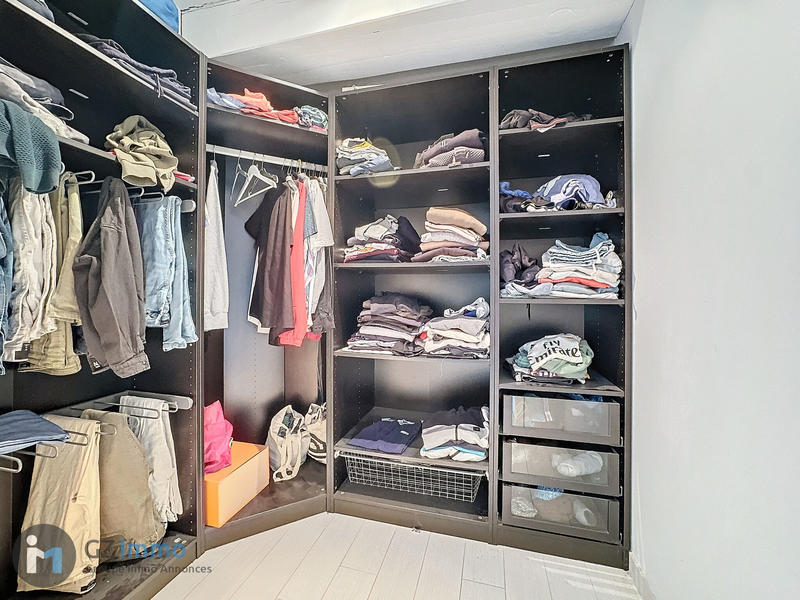 Maison - 214 m² - 7 pièces