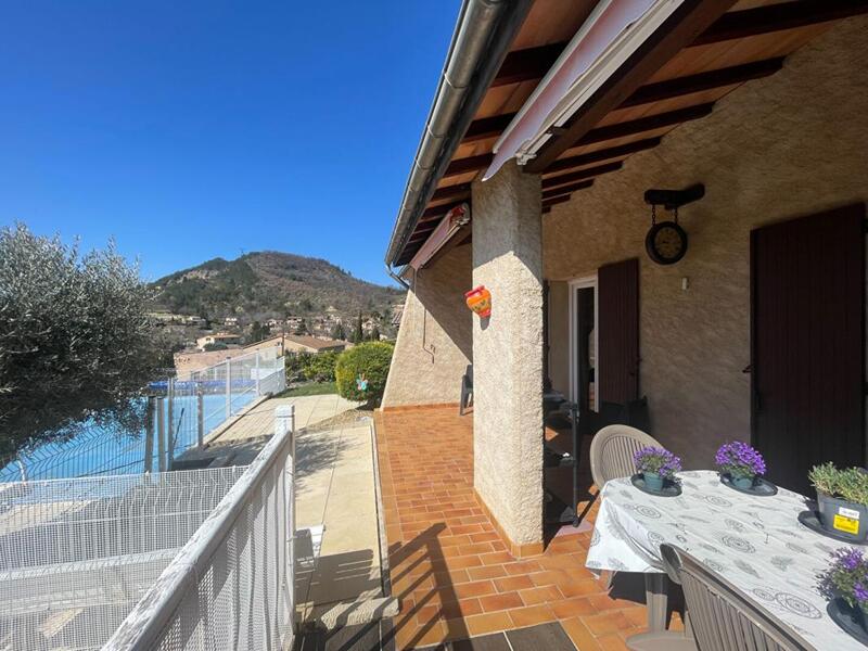 Maison - 121 m² - 6 pièces