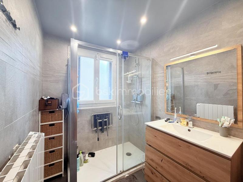 Pavillon - 245 m² - 13 pièces