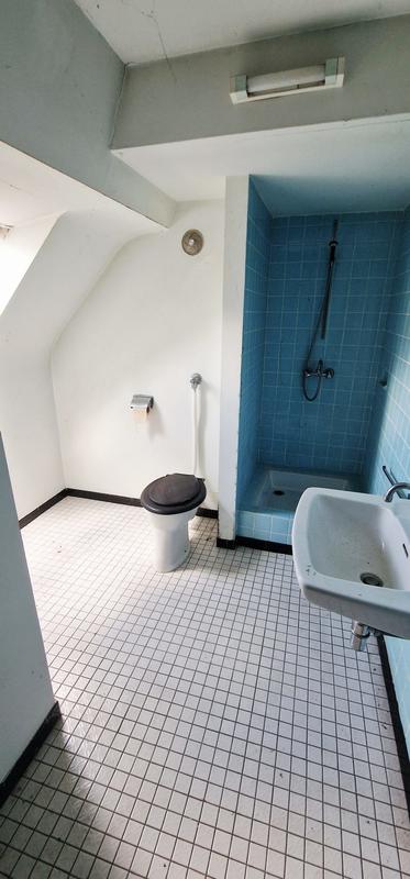 Maison traditionnelle - 230 m² - 8 pièces