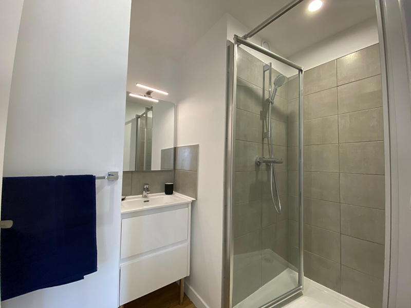 Chambre - 84 m² - 5 pièces