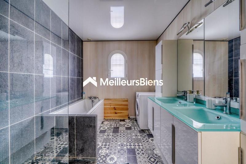 Maison - 140 m² - 6 pièces