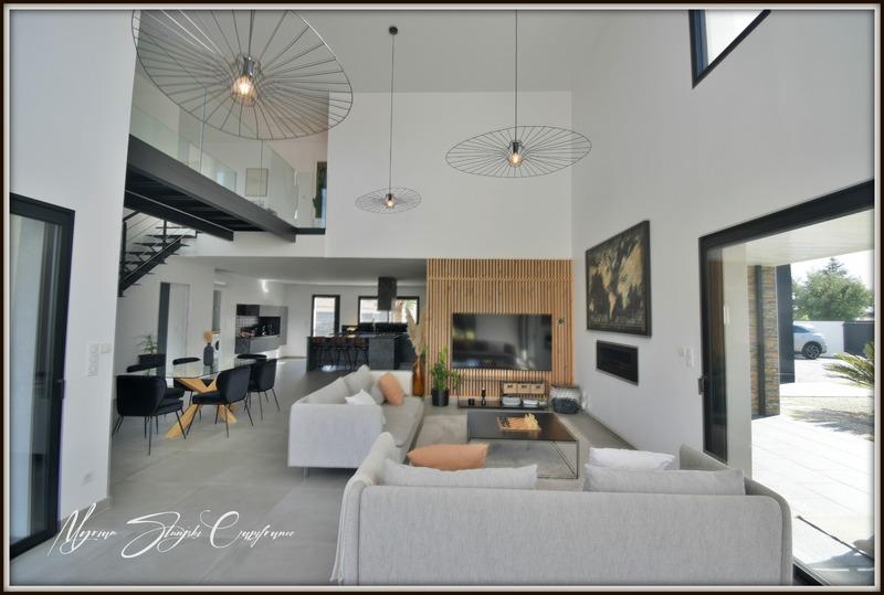 Propriété - 290 m² - 8 pièces