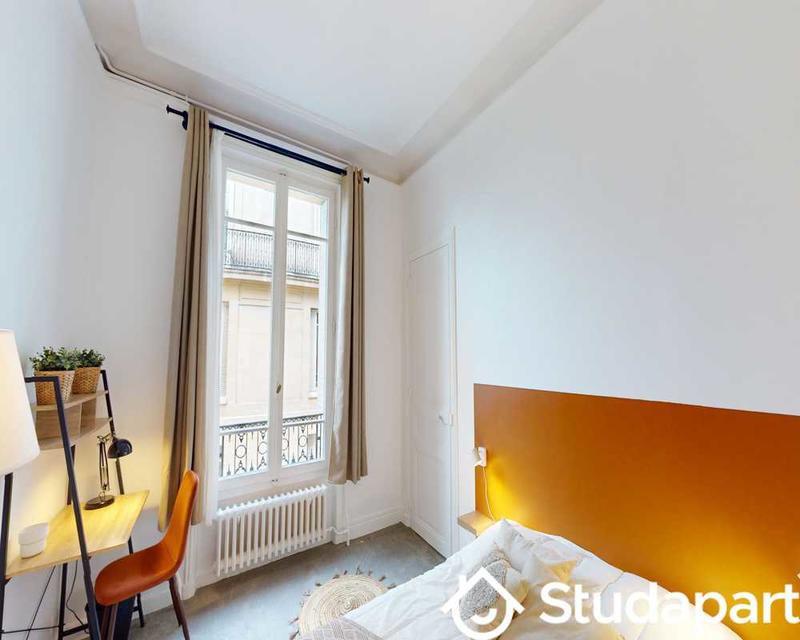 Chambre - 77 m² - 1 pièce