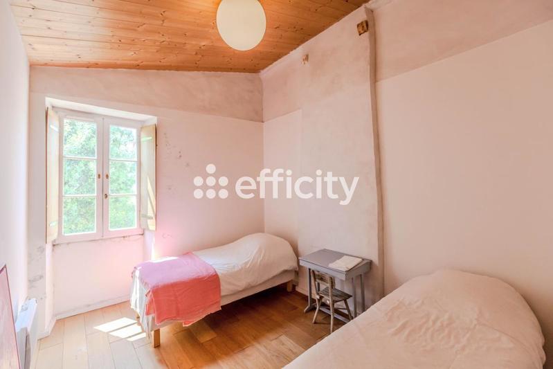 Maison - 192 m² - 9 pièces