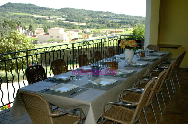 Maison - 325 m² - 10 pièces