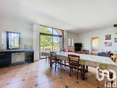 Maison - 415 m² - 15 pièces