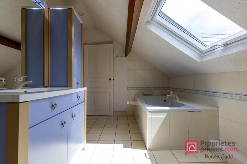 Maison - 165 m² - 8 pièces