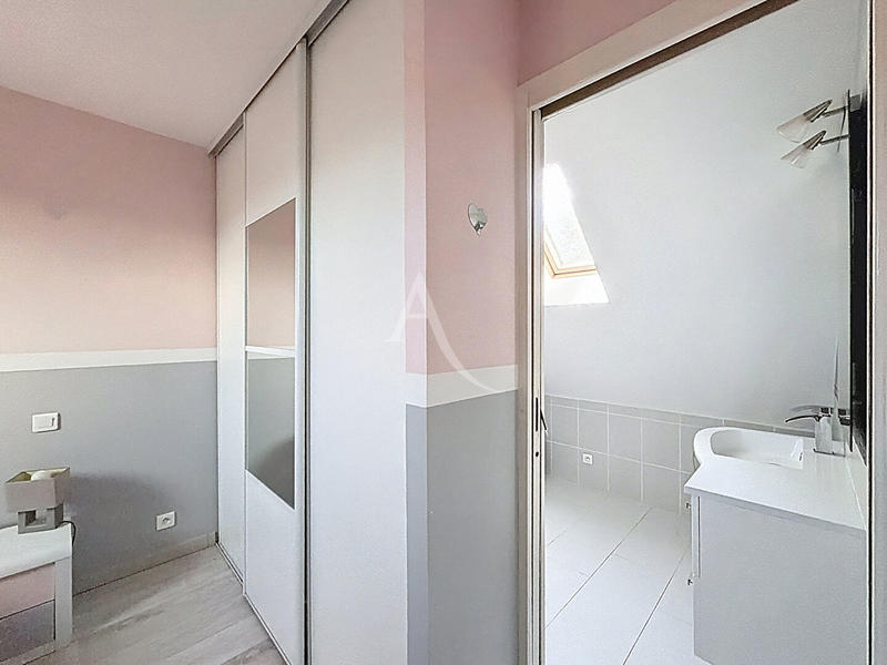 Maison - 110 m² - 6 pièces