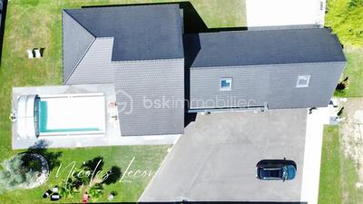 Propriété - 250 m² - 9 pièces