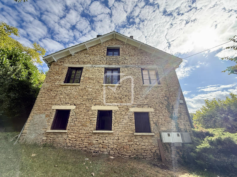 Maison - 230 m² - 9 pièces