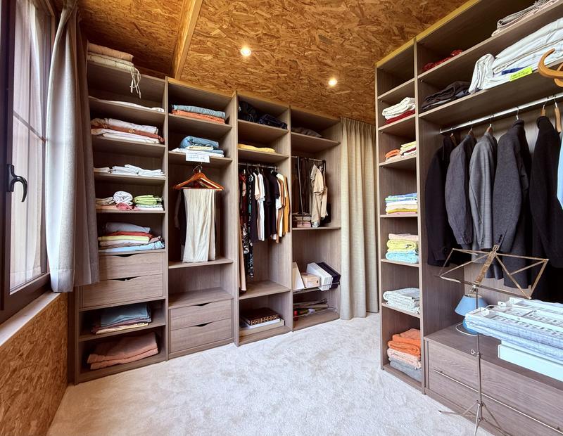 Maison - 218 m² - 6 pièces