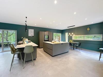 Maison - 320 m² - 9 pièces