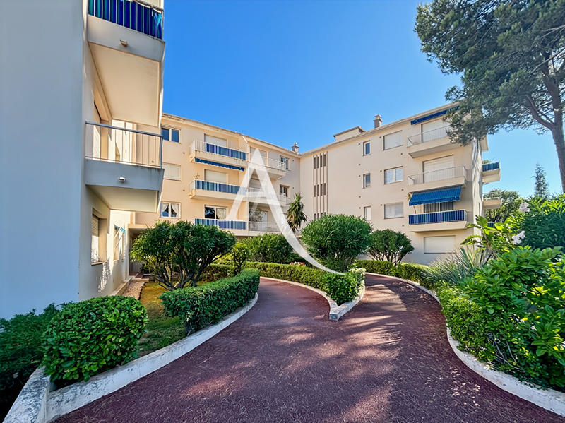 Appartement - 98 m² - 4 pièces