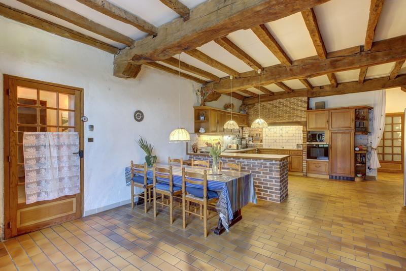 Maison - 250 m² - 13 pièces