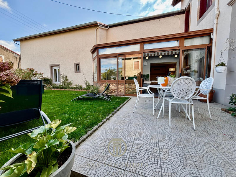 Maison - 290 m² - 12 pièces