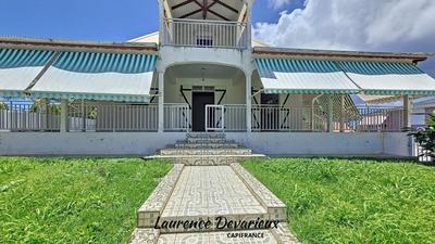 Maison - 204 m² - 5 pièces