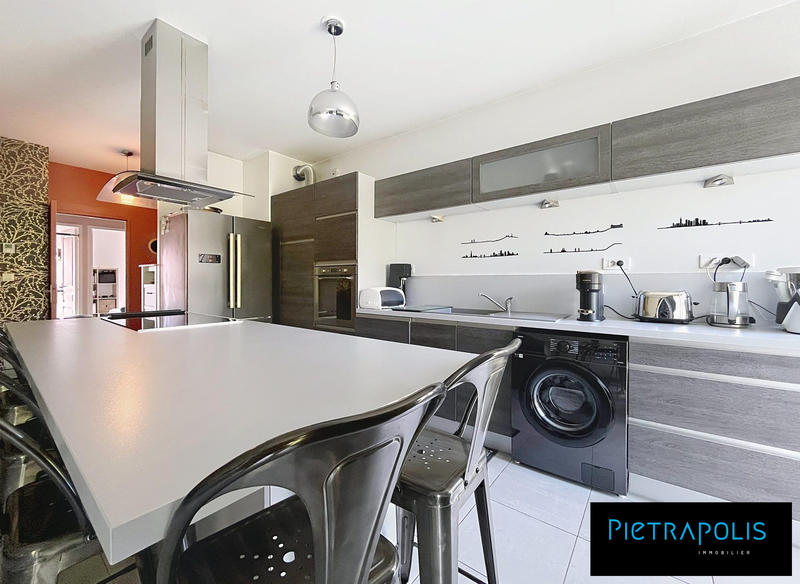 Appartement - 104 m² - 5 pièces