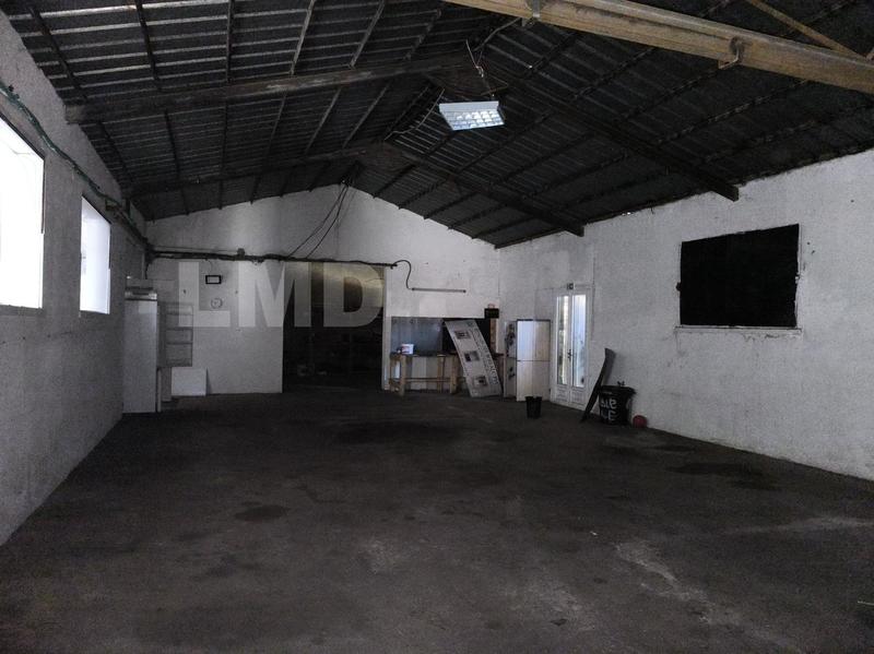 Local d'activités - 140 m² - 2 pièces