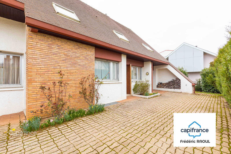 Maison - 215 m² - 7 pièces