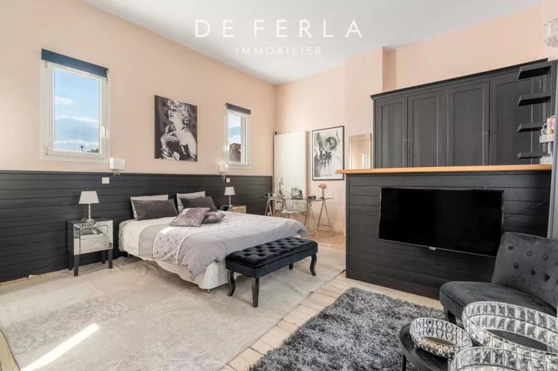 Villa - 370 m² - 12 pièces