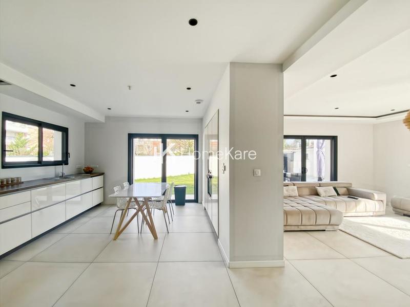 Maison - 174 m² - 5 pièces