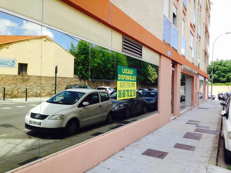Local commercial - 317 m²