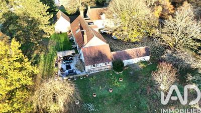 Maison - 200 m² - 11 pièces