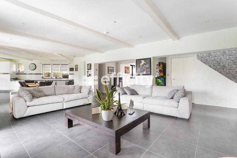 Maison - 298 m² - 7 pièces