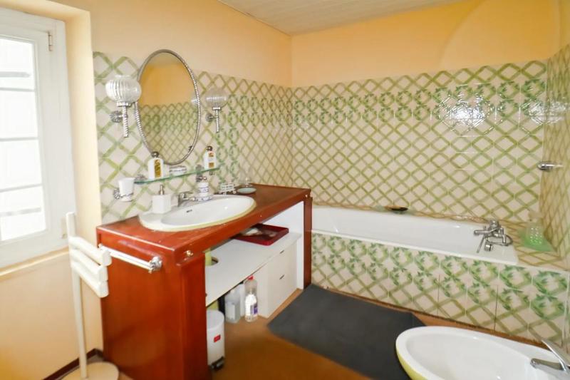 Maison en pierre - 250 m² - 9 pièces