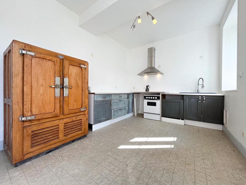 Maison - 250 m² - 7 pièces