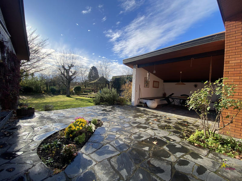 Maison - 223 m² - 7 pièces