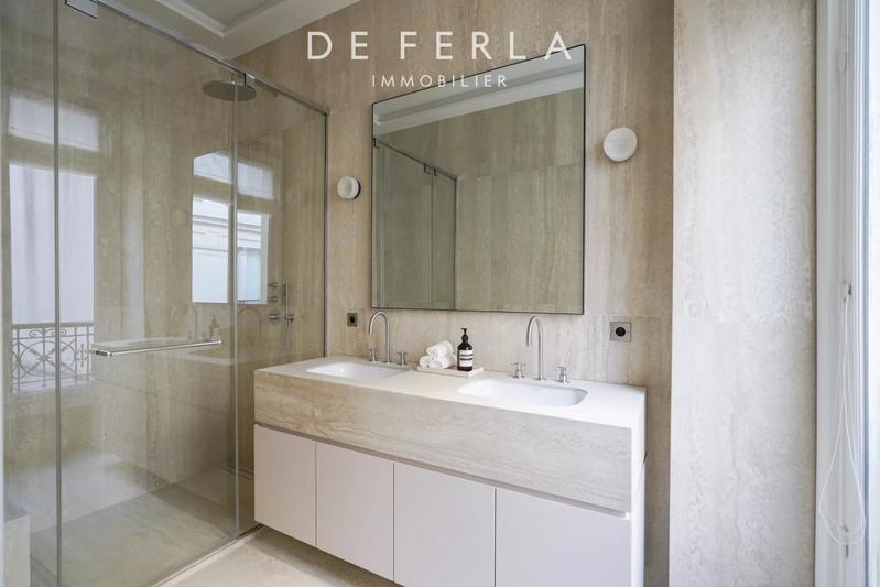 Appartement - 225 m² - 5 pièces