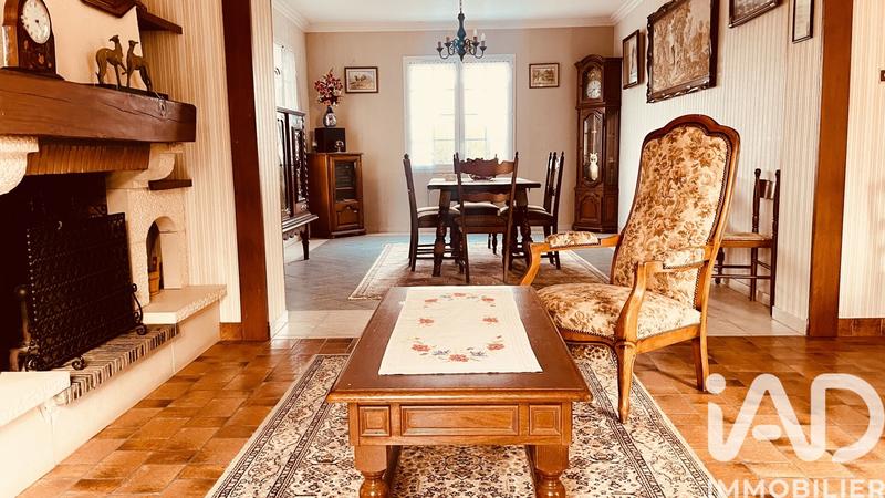 Maison - 200 m² - 8 pièces