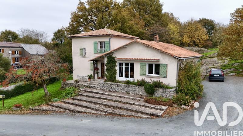 Maison - 151 m² - 8 pièces