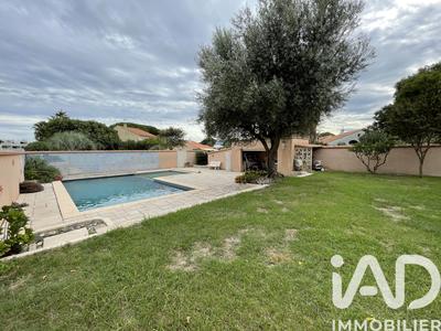 Maison - 240 m² - 9 pièces