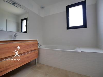 Maison - 86 m² - 4 pièces