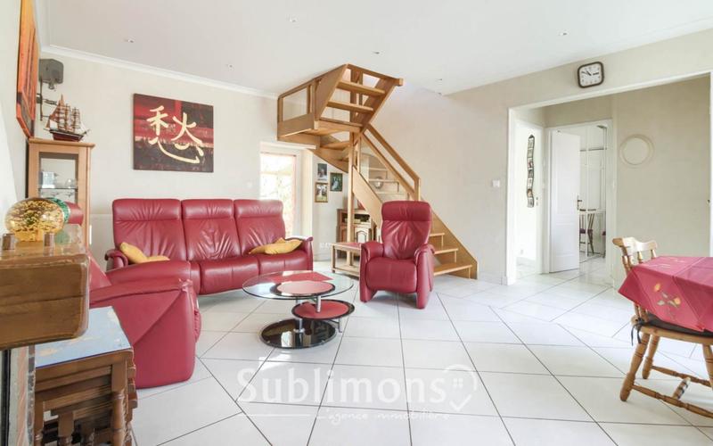 Maison - 160 m² - 8 pièces