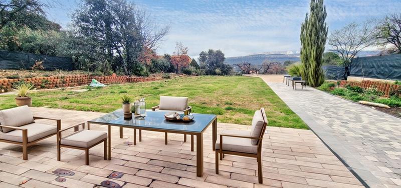 Maison - 203 m² - 6 pièces