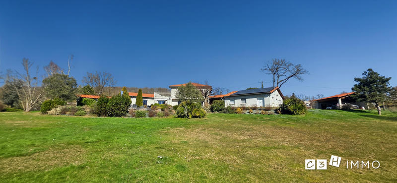 Villa - 234 m² - 6 pièces