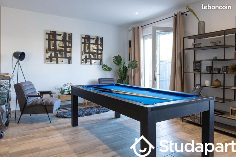 Chambre - 234 m² - 1 pièce