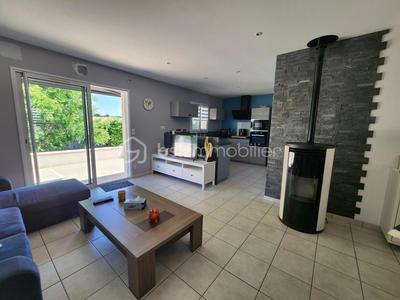 Maison traditionnelle - 93 m² - 4 pièces