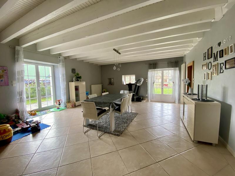 Maison - 284 m² - 8 pièces