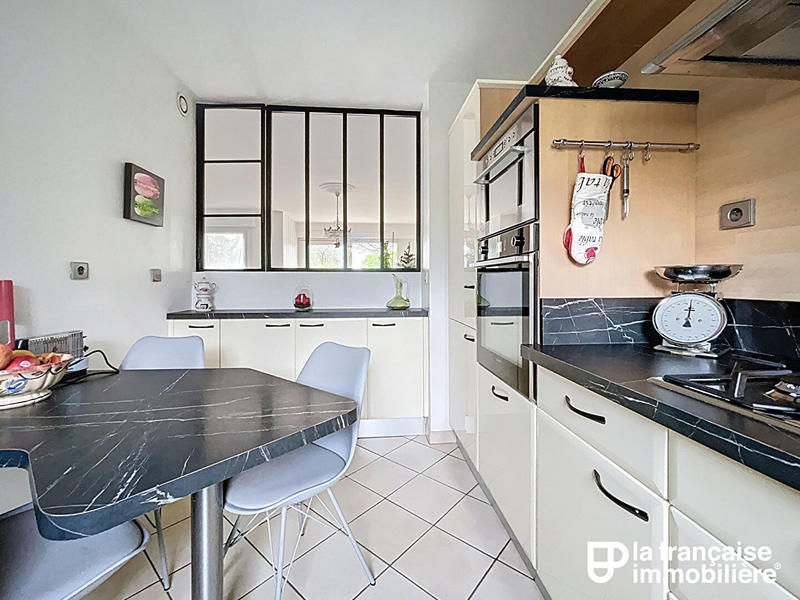 Appartement - 111 m² - 6 pièces