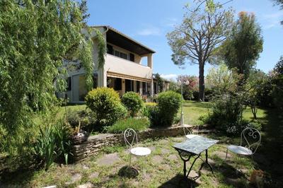 Maison - 222 m² - 6 pièces