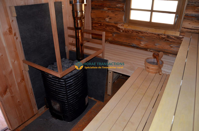 Maison - 323 m² - 15 pièces