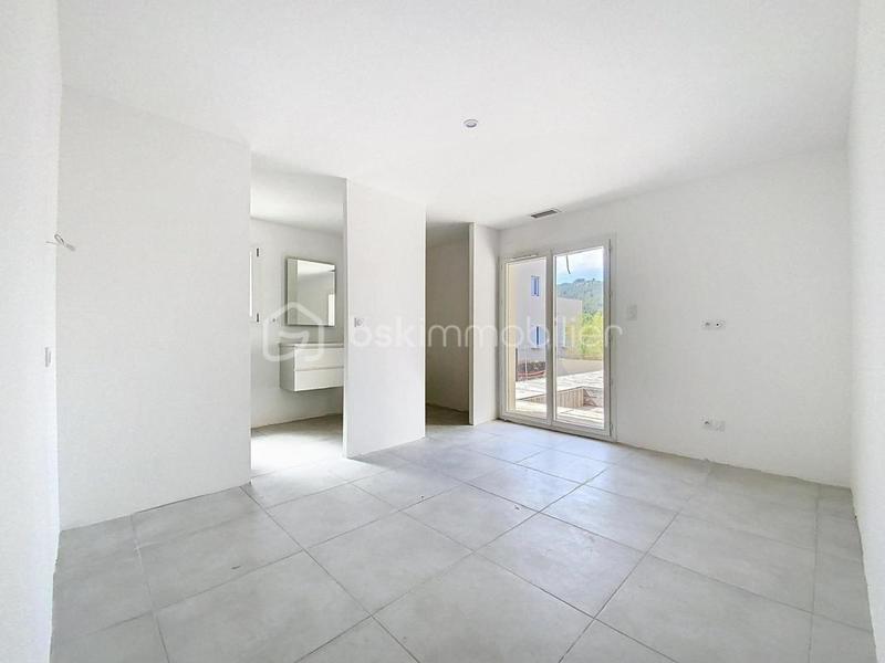 Maison traditionnelle - 151 m² - 6 pièces